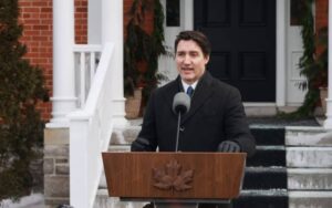 Justin Trudeau escapes his impossible situation and remains prime minister